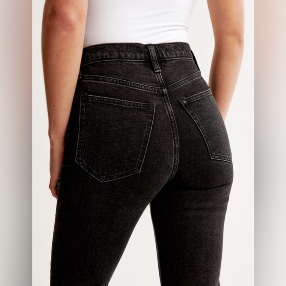 Abercrombie & Fitch curve love Ultra High Rise Ankle Straight Jean - Picture 7 of 9